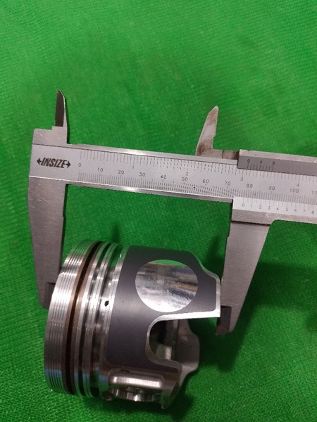 PISTON 4LE1 đỉnh TÉP trái tim,có kẹp thép IZUMI