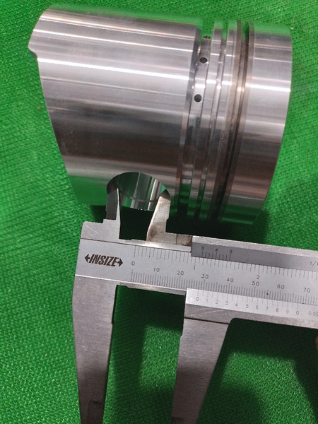 PISTON S4E ĐỈNH NGÓN TAY ẮC 28 DÀI 98 DK94 IZUMI-DL