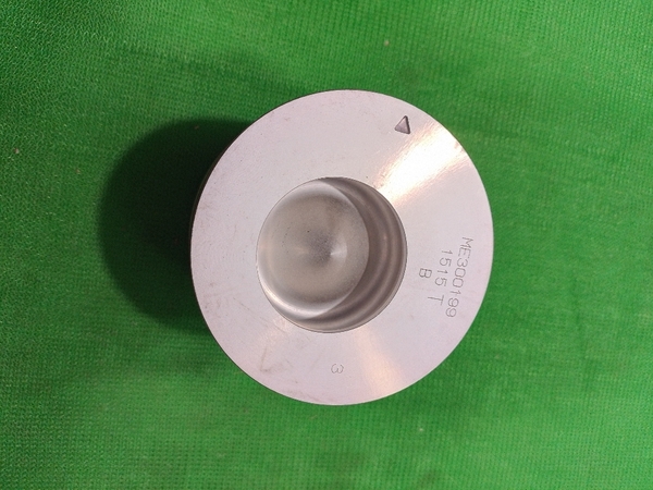 PISTON 6D16 IZUMI (N57 ẮC 42 THÂN TRẮNG KẸP THÉP ) ( XÉC MĂNG ĐI 6D16T ) LẮP SK330