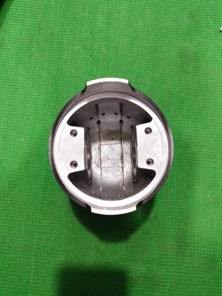 PISTON 4BD1/6BD1 nổ vuông đ.nhọn H112  ( CÓ KÈM XÉC MĂNG KONEKS XỊN)