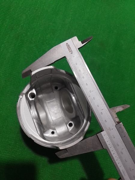 PISTON 6D34 N52 CÓ LỖ DẦU (CÓ LỖ CHÂN KHÔNG) - IZUMI