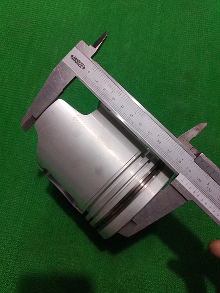 PISTON 6D34 N52 CÓ LỖ DẦU (CÓ LỖ CHÂN KHÔNG) - IZUMI