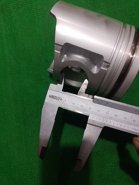 PISTON 6D34 N52 CÓ LỖ DẦU (CÓ LỖ CHÂN KHÔNG) - IZUMI