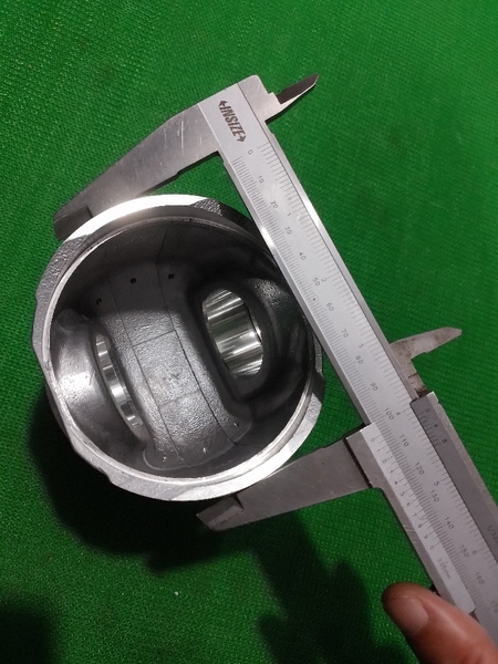 PISTON 6D105-1 NỔ VUÔNG   (MÁY ỦI) KẸP THÉP  IZUMI DL