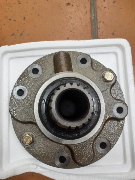 BƠM BÁNH RĂNG HỘP SỐ XE NÂNG FD15-35-19T (H126)