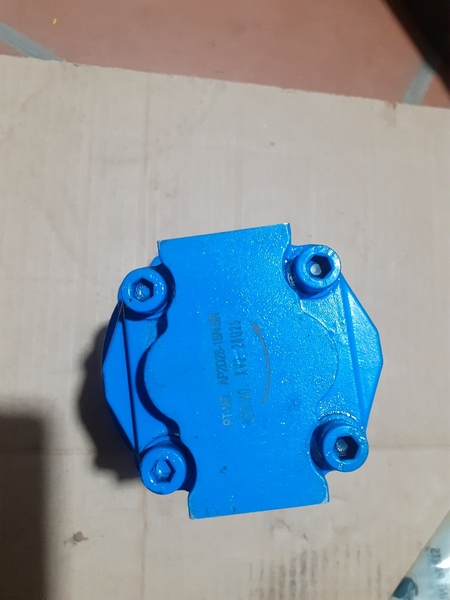 BƠM KHIỂN AP2D25 AP2D28 DH55 - 4BL thấp hơn mặt*2 đg dầu mặt*1 đg dầu cạnh (1 VÀO- 1 RA)   BH5T - TM