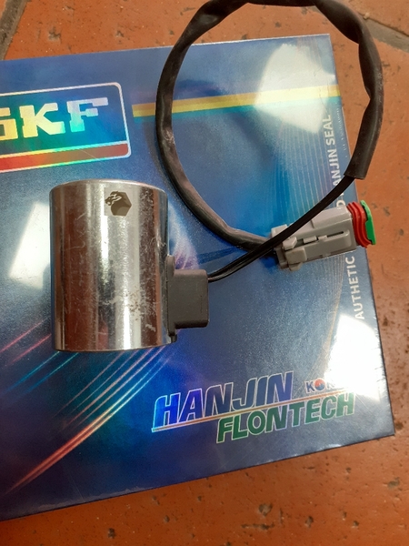 RƠ LE LỖ 19 24V*H50 THÂN TRÒN CÓ DÂY TN - BH05 T
