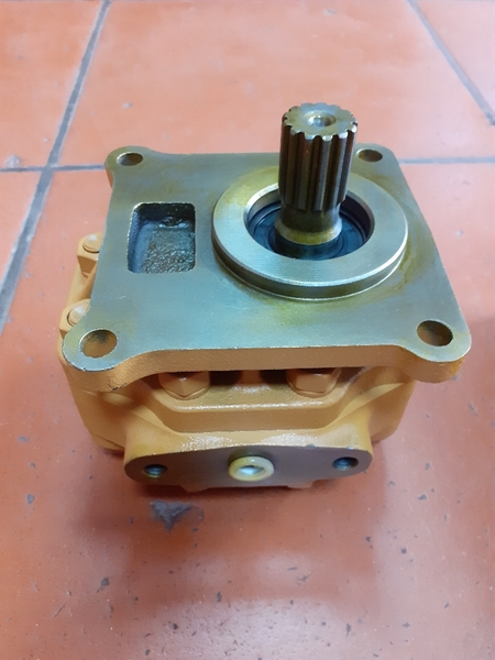BƠM LÁI  D65 1 KHOANG*13T* KHOANG 33 Q PHẢI, DẦU 2 BÊN -KXN000320 -26