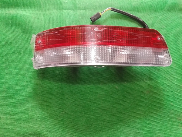 ĐÈN HẬU SK200-6/8 SK330-8 - TRÁI