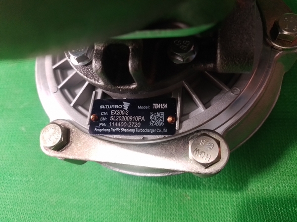 TUR BO EX200-2/6BD1_SL.ĐẾ(70*82) CỔ HÚT(44*54) CỔ GIÓ(69*76) CỔ XẢ 4BL TÂM 113/1 CHÂN ĐẾ CÓ REN