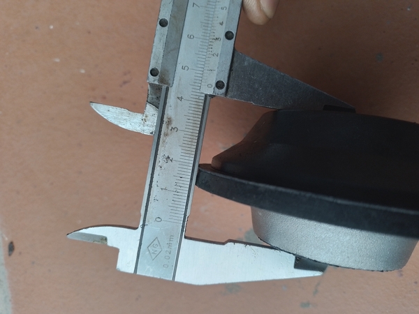 CAO SU CHÂN MÁY  ỦI D41/D5 PC300-3 TR PC200-1 20*100*43 CỔ 55 ( TRƯỚC = SAU)