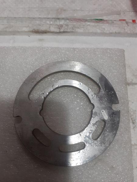Mặt trà phải bơm chính A10V28 PHẢI R  Hiệu Handok