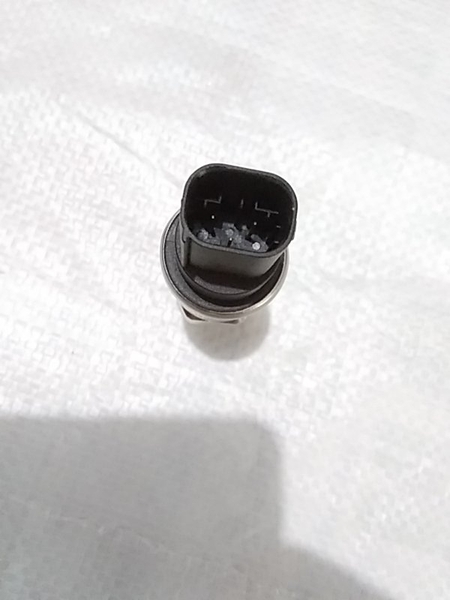 Cảm biến áp suất cao SK200-6 zen 16,tam giác,3 chân kim 50MPa TQ