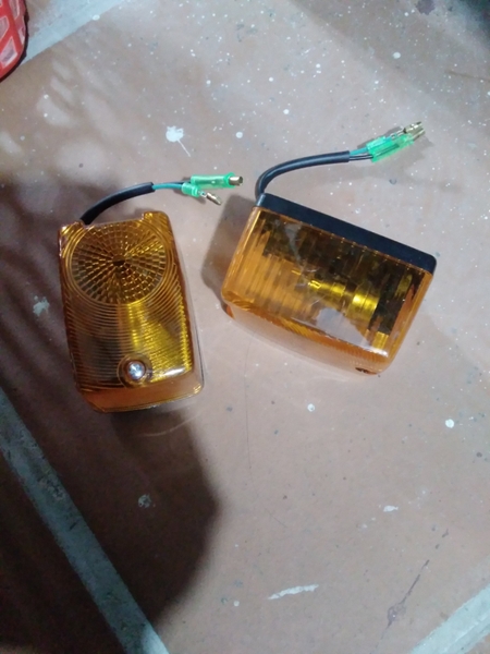 ĐÈN XI NHAN DH S130/200 DX140- VUÔNG 24V