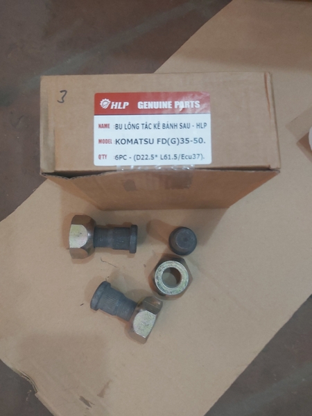 Bu lông ticke bánh sau xe nâng KOMATSU FD(G)35-50-D22.5*L61.5/Ecu 38
