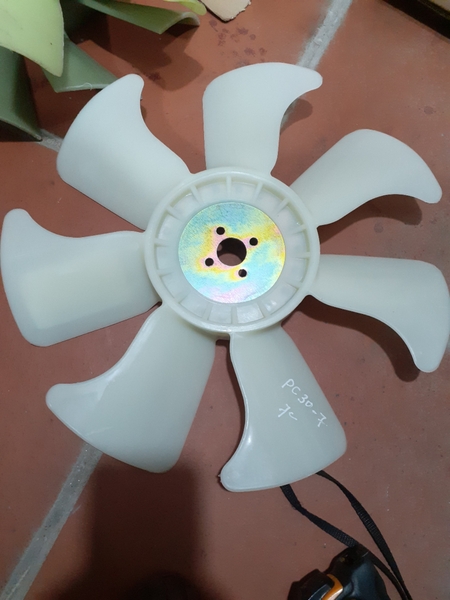 CÁNH QUẠT PC30-7: 7 CÁNH, CÁNH XUÔI TÂM 40*4 LỖ 23 7C*360