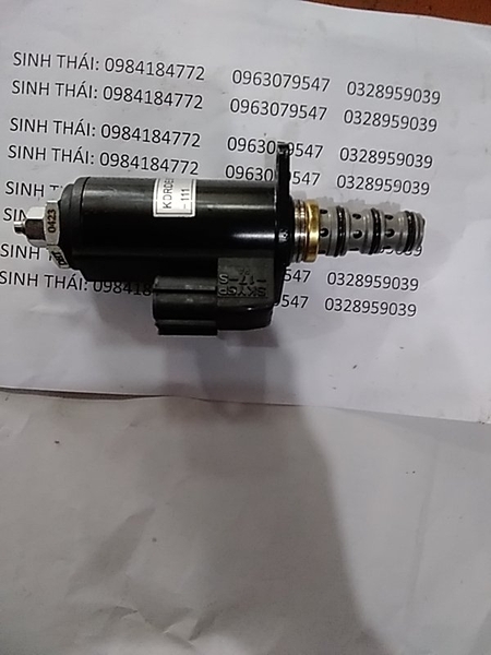 VAN ĐIỆN SK135 / SK200-6 - 30C40-111/ 17 ÔM 2 TAI ZẮC TRÊN THÂN - TN BH5T