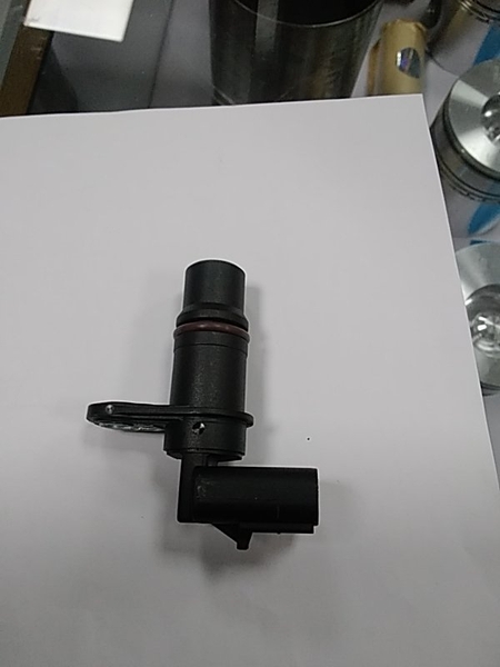 CẢM BIẾN TRỤC CƠ PC200-8 ( TAI THẲNG) ( GẦN GIỐNG CB TRỤC CAM - TAI LỆCH) - TN