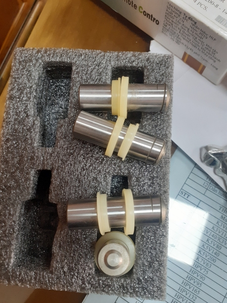 TY DI CHUYỂN SK200-8: TY14*L15.5* 2 PHỚT - BH04T - ASAHI