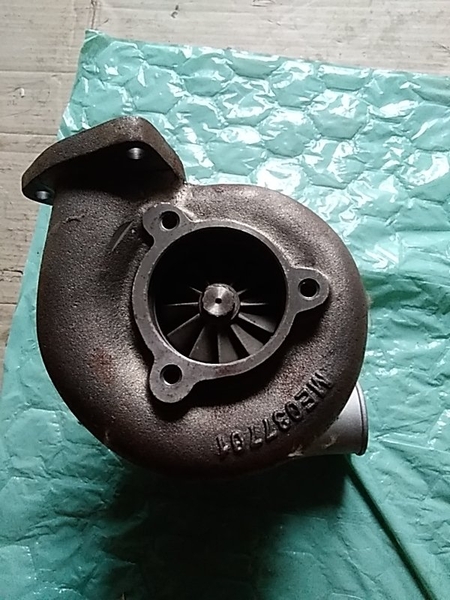 TUR BO  R200/6D16 TD06 GARRET.ĐẾ 3BL TÂM 65.CỔ HÚT(42*53) CỔ GIÓ(53*62) XẢ 3BL TÂM 70