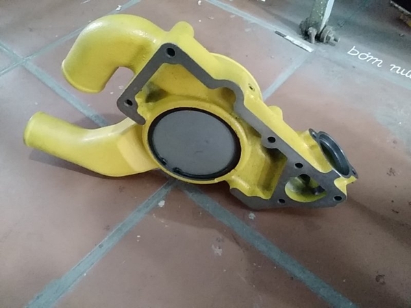 BƠM NƯỚC D31-15/16 4D105-3  6 LỖ BÍCH - 09