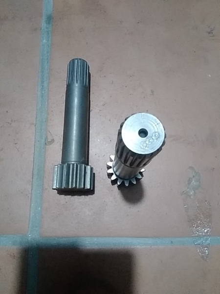TRỤC LÁP (BR GIỮA) DC EX120-2 14R*19T*L178 ABG