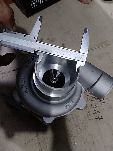 TUR BO PC200-3/ 6D105. đế 70*82* cổ hút 43*51*cổ gió 69*76 TO4B59 - SL