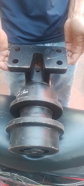 GA LÊ ĐỠ DH200 DH220 S200 CÓ TAI BẮT BU LÔNG 50*124 M16*60 C.H
