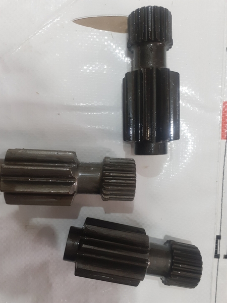 TRỤC LÁP D/C R1300 - 7  R2000 SK150  8R*21T*L110 DBR45 (ÍT BÁN)