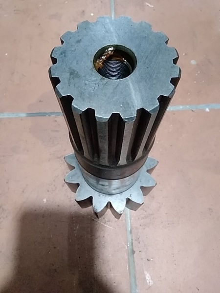 TRỤC QUAY TOA PC200-3 13R*16T*H330 TQ