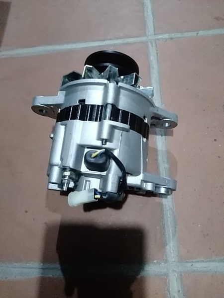 MÁY PHÁT 6D31 SK200 E200B S6K 2 RÃNH*2 TAI TÂM 175*H80 24V*45A KST/JPC