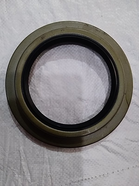 PHỚT MAY Ơ XE NÂNG 110*165*12/26.5 TCM/24