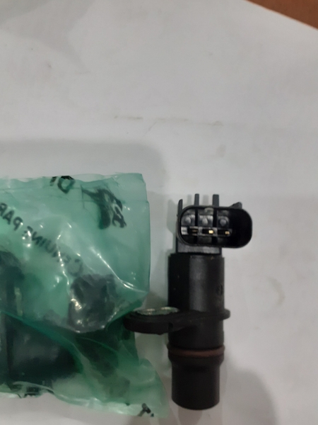 CẢM BIẾN TRỤC CAM PC200-8 TN - BH04T ( TAI LỆCH )