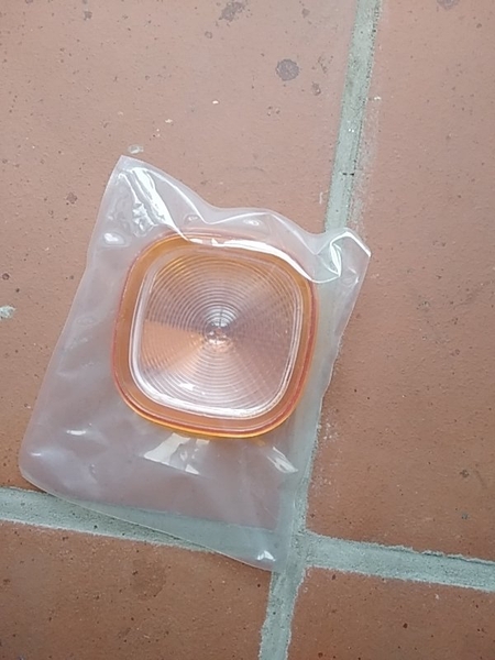 MIẾNG VỎ MÀU CAM ĐÈN HẬU  DX140