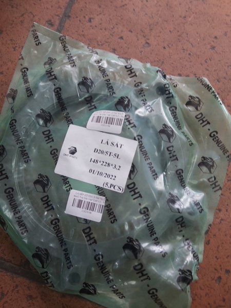 LÁ SẮT SỐ D31: 5 TAI *5 LỖ NHỎ TAI DÀI 148*228*3.2 - TN
