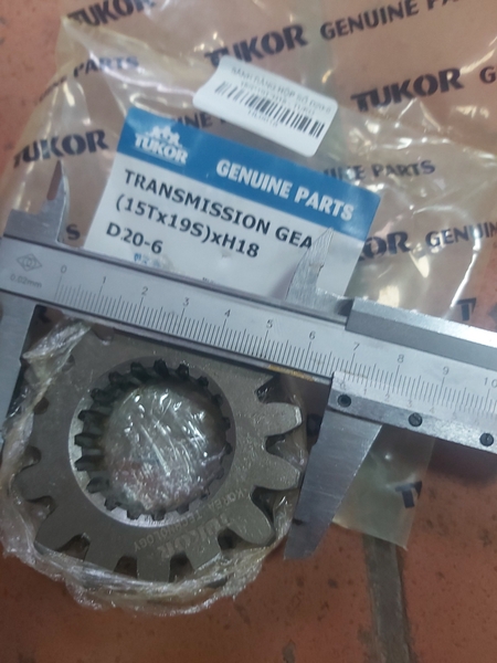 BÁNH RĂNG HỘP SỐ D20-6 15R*19T*H18 - TUKO