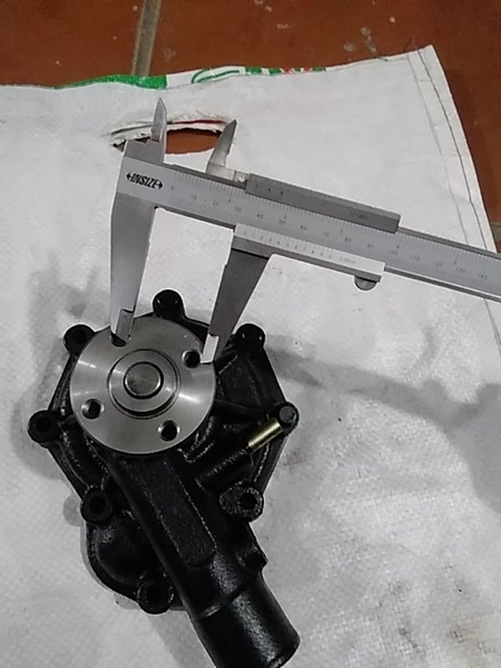 BƠM NƯỚC XE NÂNG S4S EW70 JPC