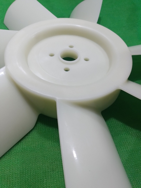 CÁNH QUẠT 6D31/SK200-1/2/3: 7C*34*72*600 - ZT