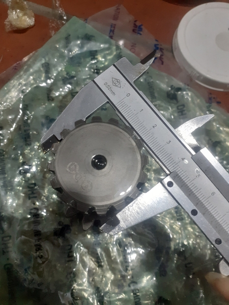 TRỤC LÁP DC SK330-6 12R*16T*H137 ABG