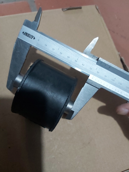 CAO SU CHÂN MÁY TRƯỚC S200-3/ DH300-7 12*73*H52/73