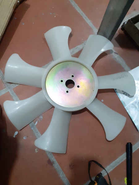 CÁNH QUẠT 4D94E/4JB1  DH55/EC55 : 7C*d32* tâm60* dài 450* 4 lỗ (EC55/2009)