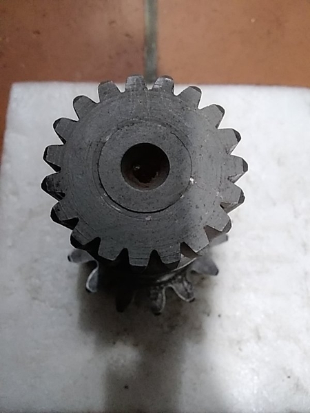 TRỤC QUAY TOA EX55 EX60-2 14R*19T*H205