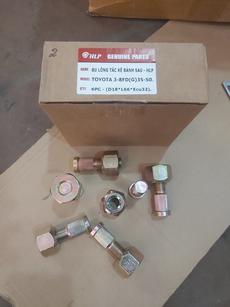 Bu lông ticke bánh sau xe nâng TOYOTA3-8FD(G)35-50-D18-L66*Ecu32