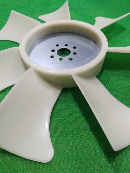 CÁNH QUẠT 4D94E/4JB1  DH55/EC55 : 7C*d32* tâm60* dài 450* 4 lỗ (EC55/2009)