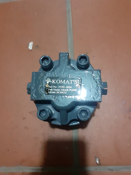 BƠM KHIỂN PC50UU-2  lỗ nhỏ(BƠM QUAY TOA)*10T*2T*Tâm 81*2 đng dầu 2 bên *K30 ( BH 04T LỖI DO NHÀ SẢN XUẤT) - TN