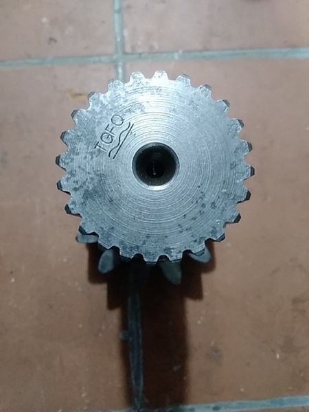Trục quay toa R1400-7 R1300 SH265 12R*24T*H275 XPL