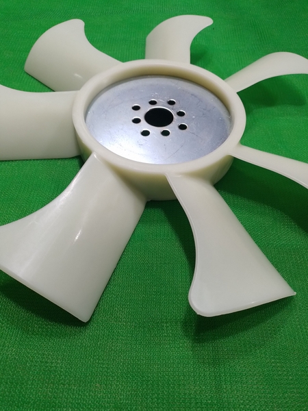 CÁNH QUẠT 4D94E/4JB1  DH55/EC55 : 7C*d32* tâm60* dài 450* 4 lỗ (EC55/2009)