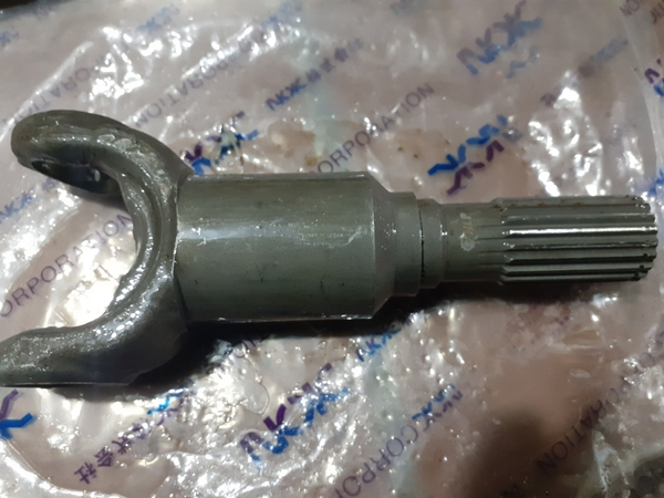 TRỤC LÁP NGẮN CẦU TRƯỚC CHỮ THẬP DX55 20T*L190 (ĐỜI 18R) - HL