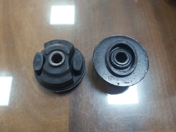 CAO SU CHÂN HỘP SỐ XE NÂNG TOYOTA 2.5T 5FD25