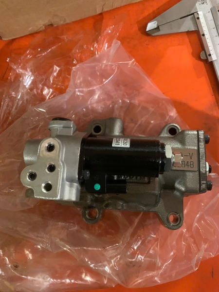 BA LÔ K7V63-0E13/0E23 SK135-8 OEM